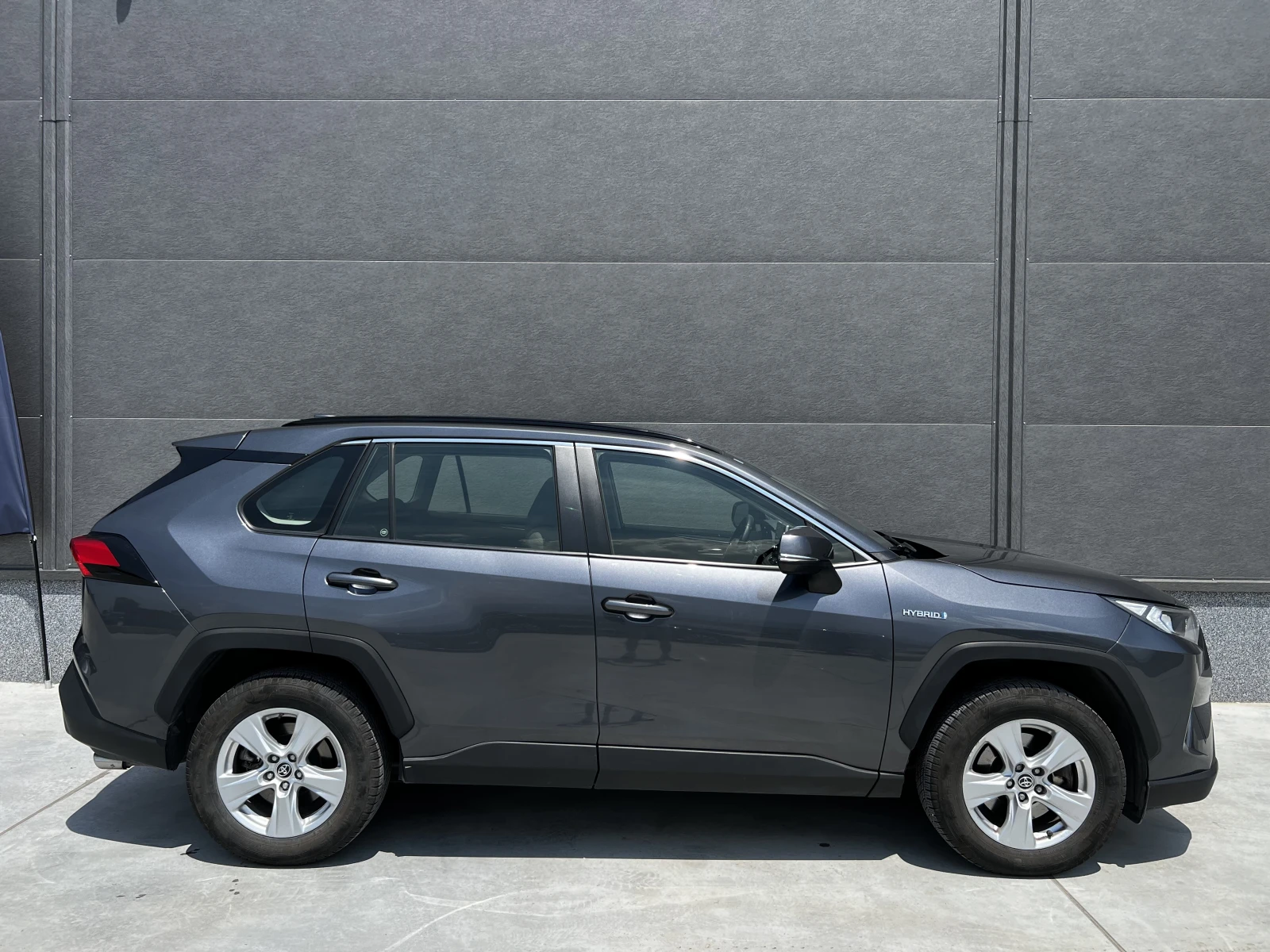 Toyota Rav4 Hybrid 2WD, снимка 7 - Автомобили и джипове - 54808162