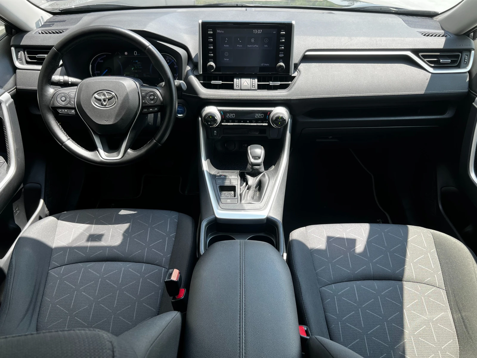 Toyota Rav4 Hybrid 2WD, снимка 9 - Автомобили и джипове - 54808162