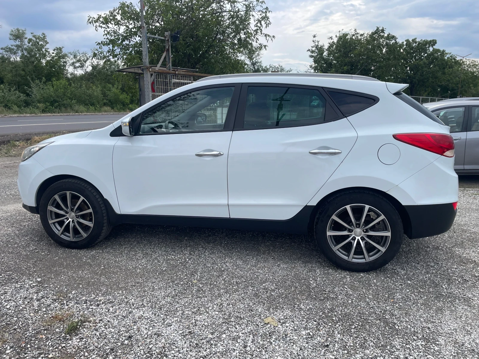 Hyundai IX35 2.0 CRDI 136кс, снимка 4 - Автомобили и джипове - 55415748