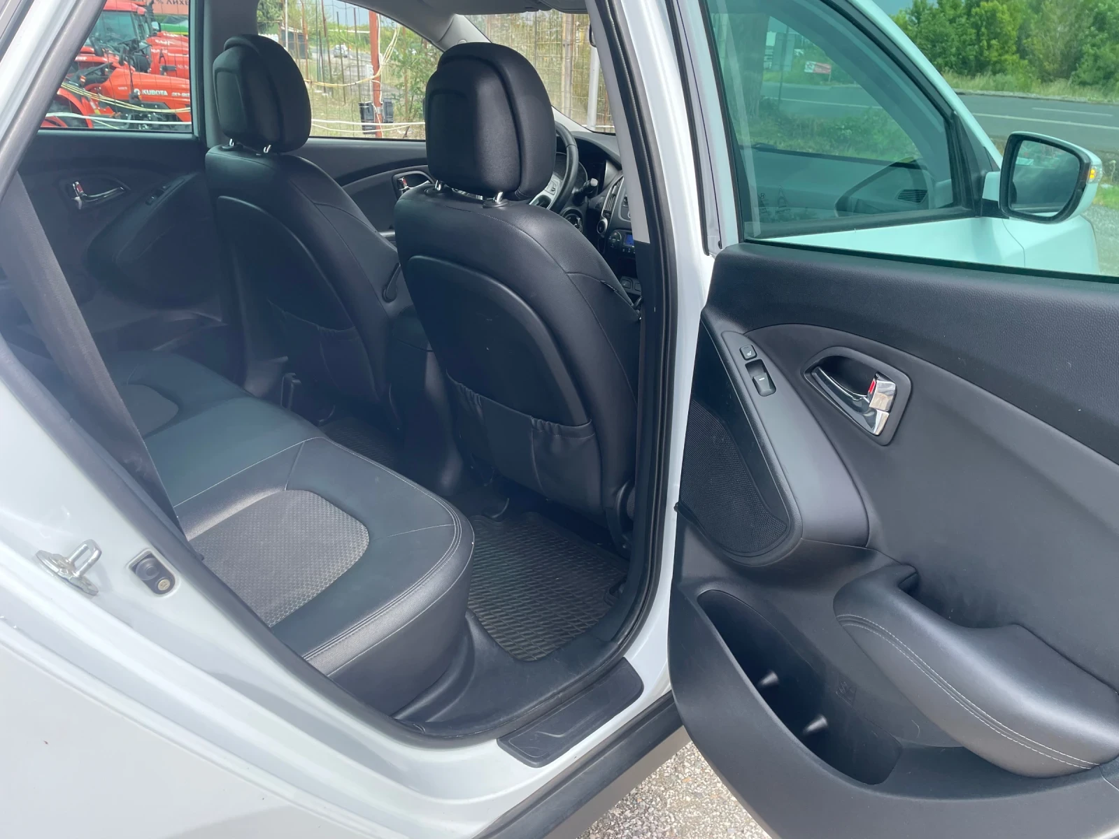 Hyundai IX35 2.0 CRDI 136кс, снимка 12 - Автомобили и джипове - 55415748