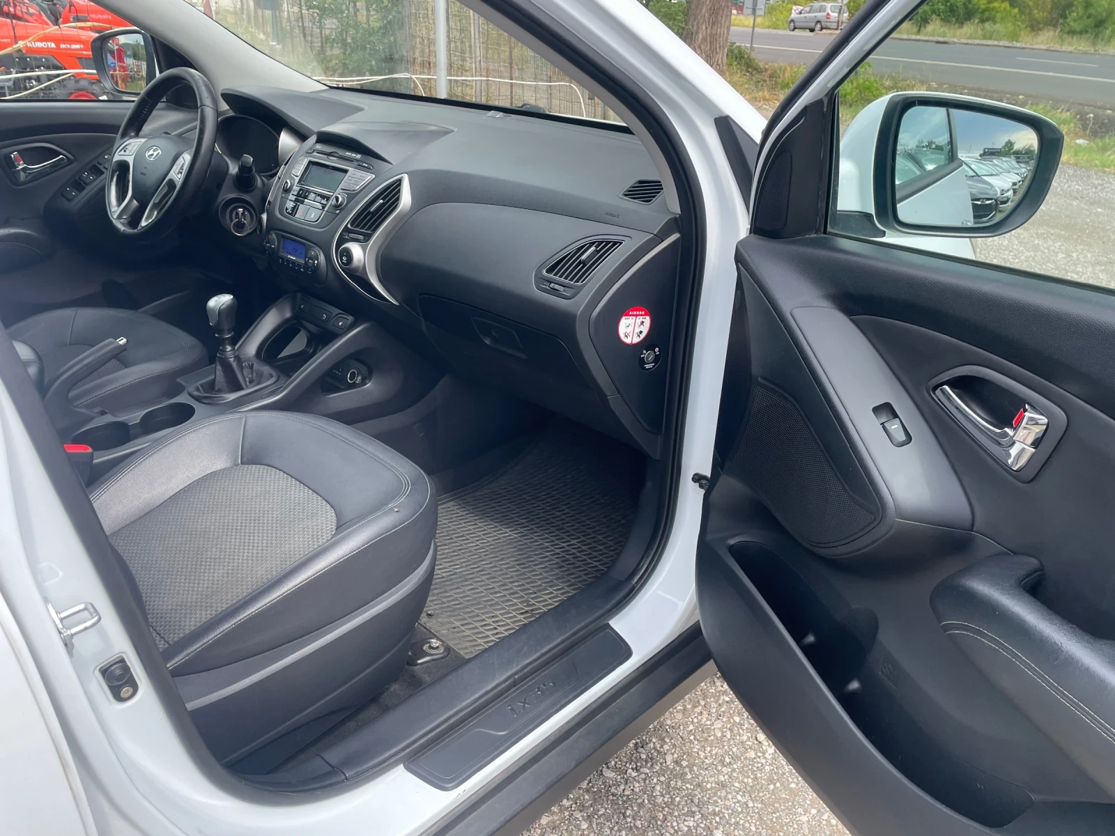 Hyundai IX35 2.0 CRDI 136кс, снимка 13 - Автомобили и джипове - 55415748