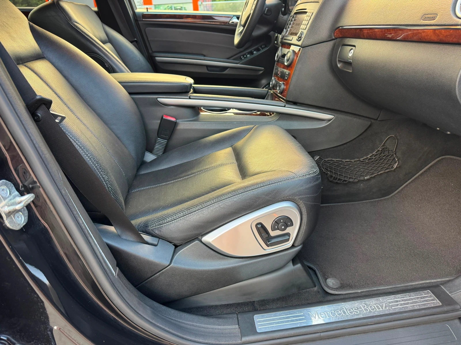 Mercedes-Benz GL 320 4MATIC Airmatic Panorama Обдухване Memory Camera , снимка 8 - Автомобили и джипове - 55596436