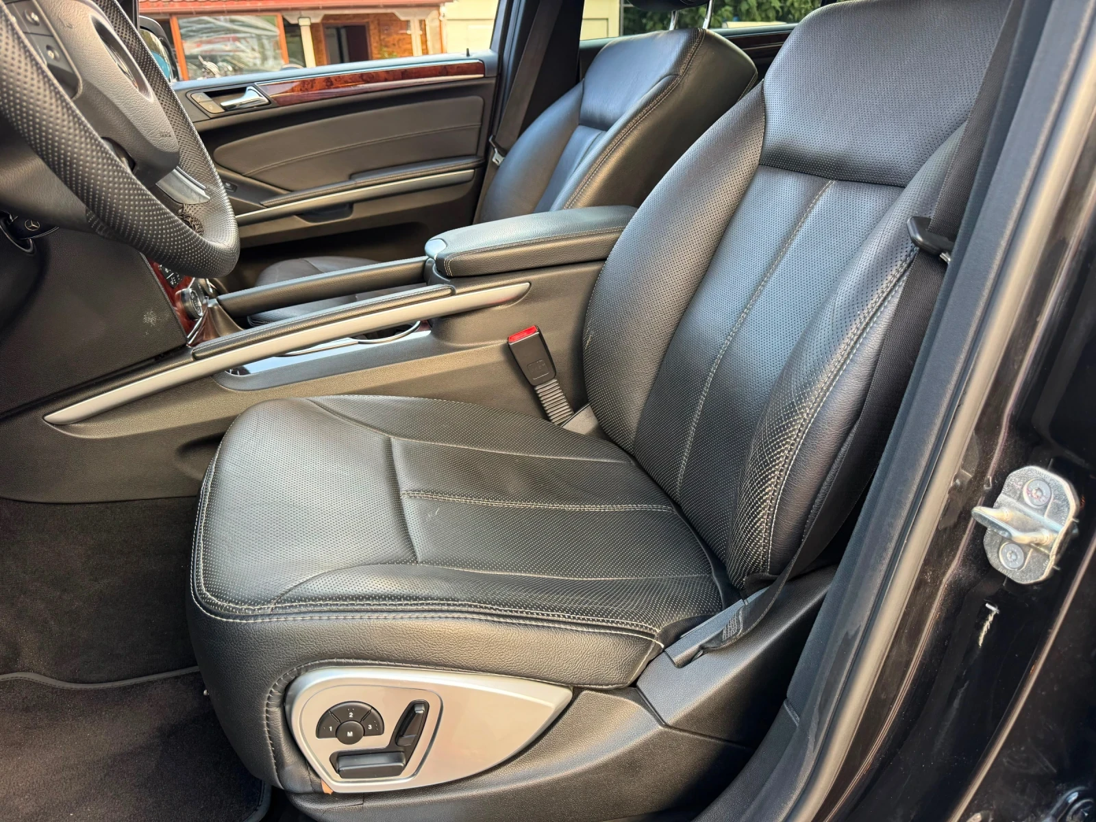 Mercedes-Benz GL 320 4MATIC Airmatic Panorama Обдухване Memory Camera , снимка 7 - Автомобили и джипове - 55596436