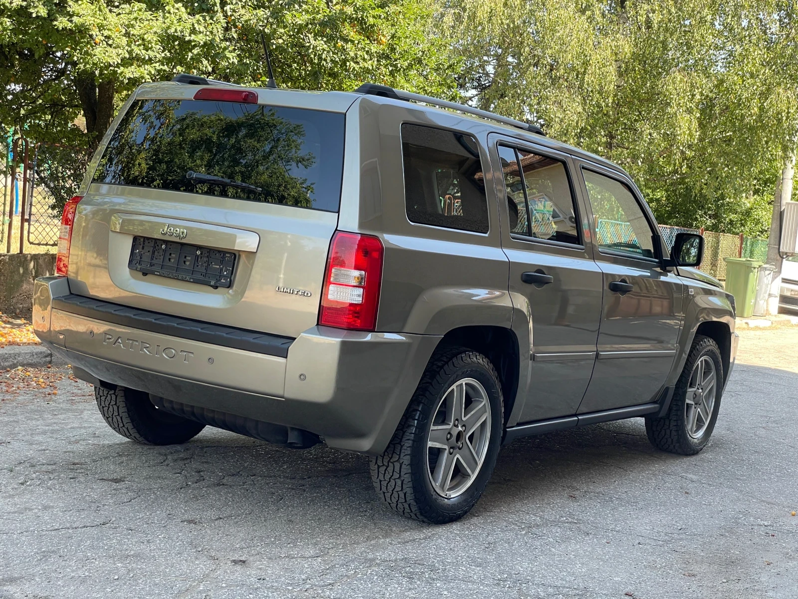 Jeep Patriot 2.4i* 4X4* automat* 170kc, снимка 8 - Автомобили и джипове - 55630090