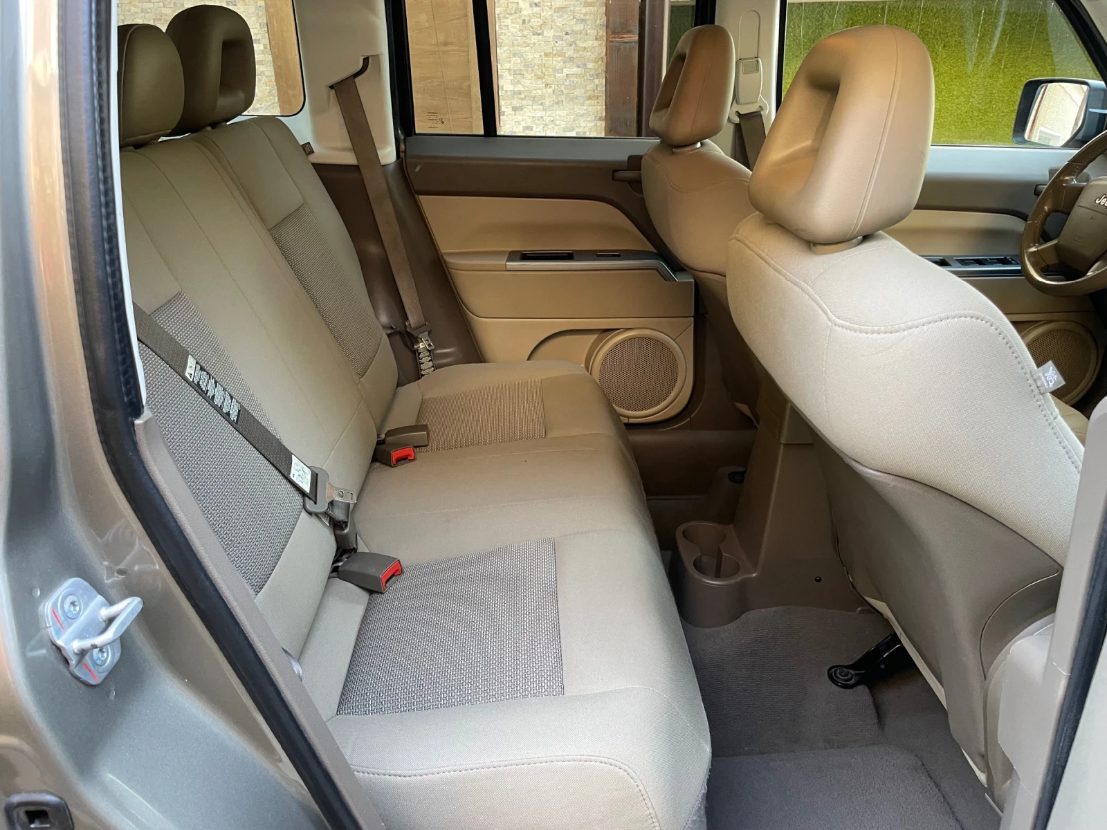 Jeep Patriot 2.4i* 4X4* automat* 170kc, снимка 13 - Автомобили и джипове - 55630090
