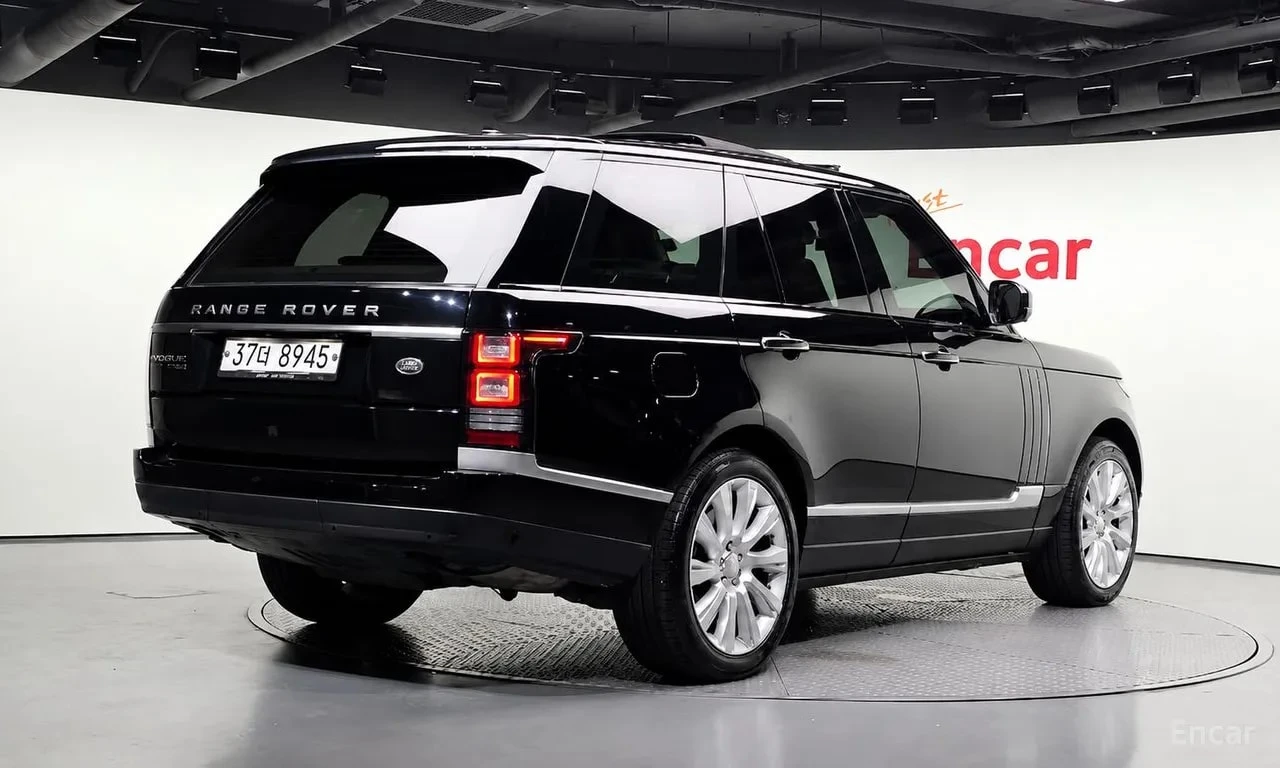 Land Rover Range rover * 4.4 SDV8 Vogue SE DIESEL * ЦЕНА ДО БГ, снимка 2 - Автомобили и джипове - 55875852