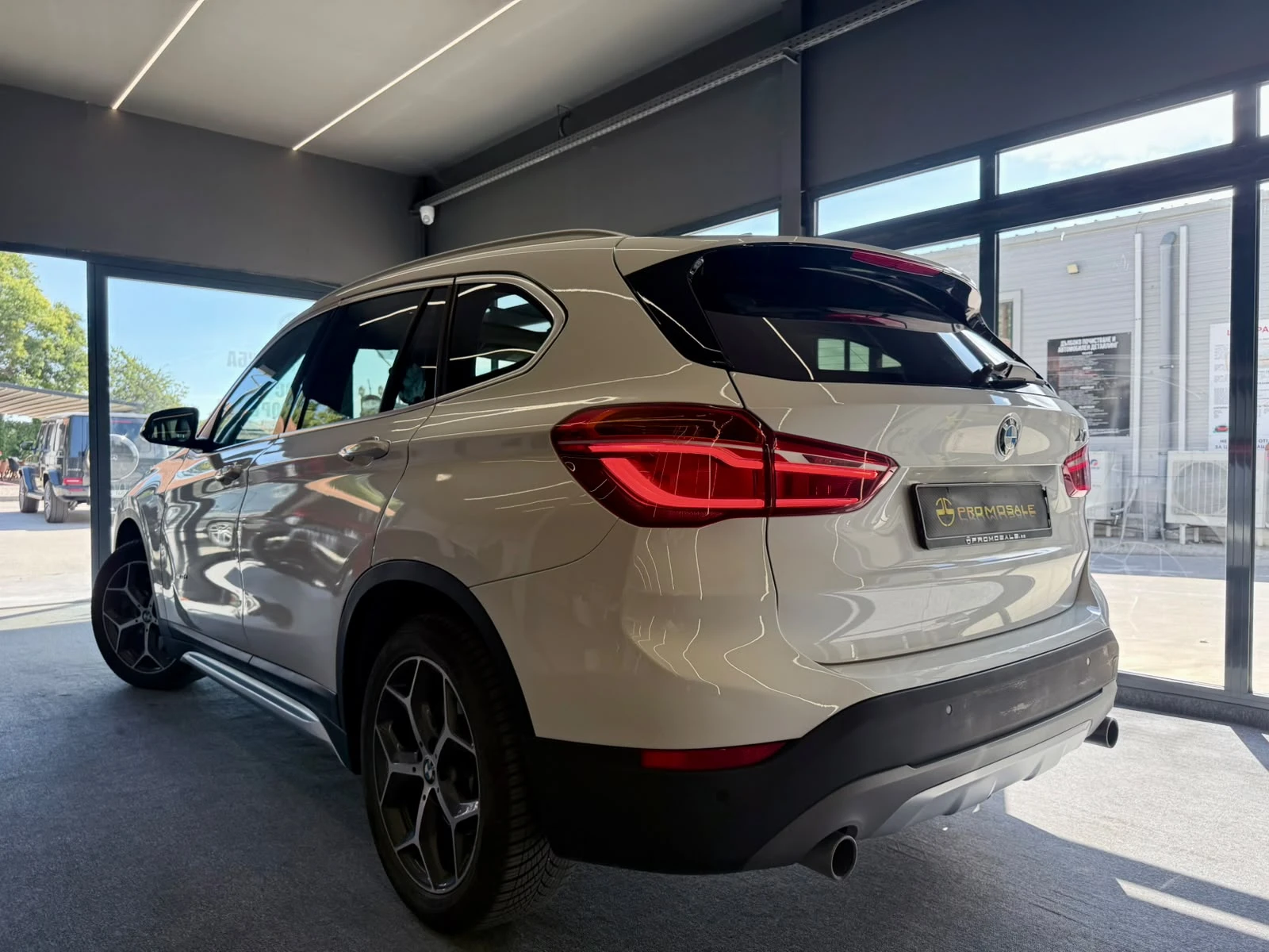 BMW X1 25d xDrive* Pano* Подгрев* H&U* ЛИЗИНГ , снимка 4 - Автомобили и джипове - 55977926