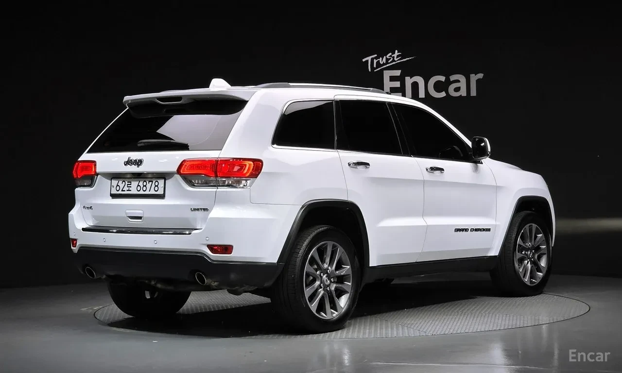Jeep Grand cherokee LIMITED* ОБДУХ* PANO* BLIND SPOT* КРАЙНА ЦЕНА* , снимка 2 - Автомобили и джипове - 56099410