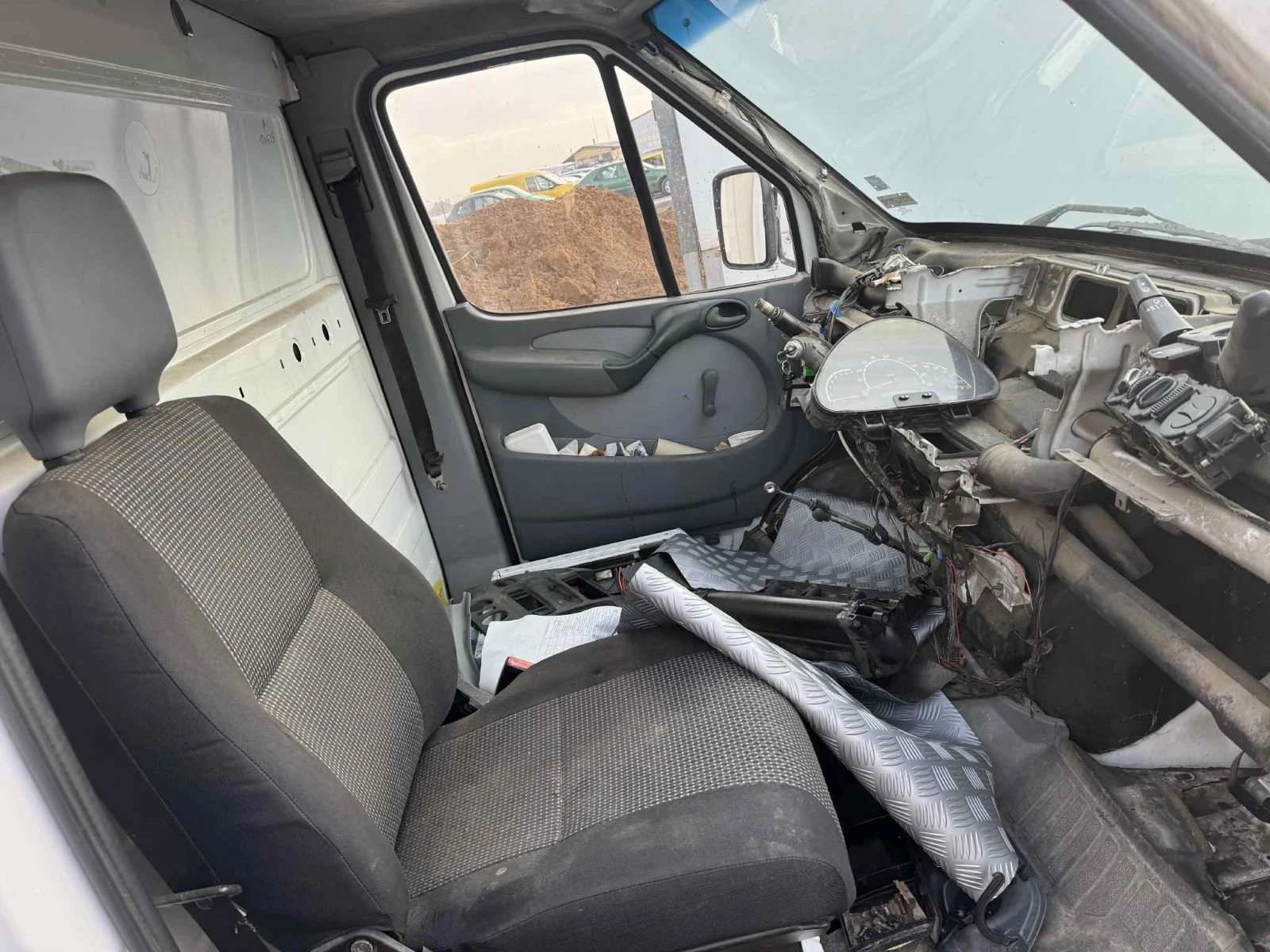 Mercedes-Benz 313 2.2 CDI - изображение 6