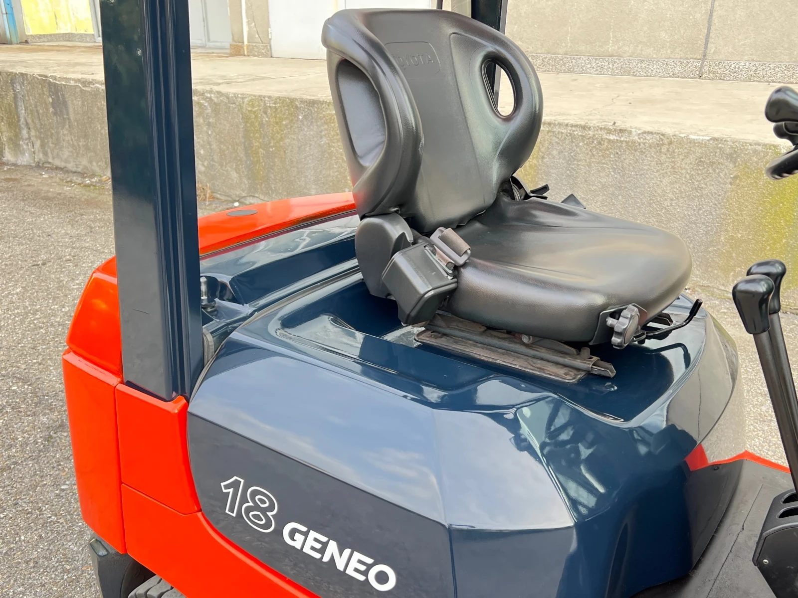  Toyota  /  /  /   | Mobile.bg   13