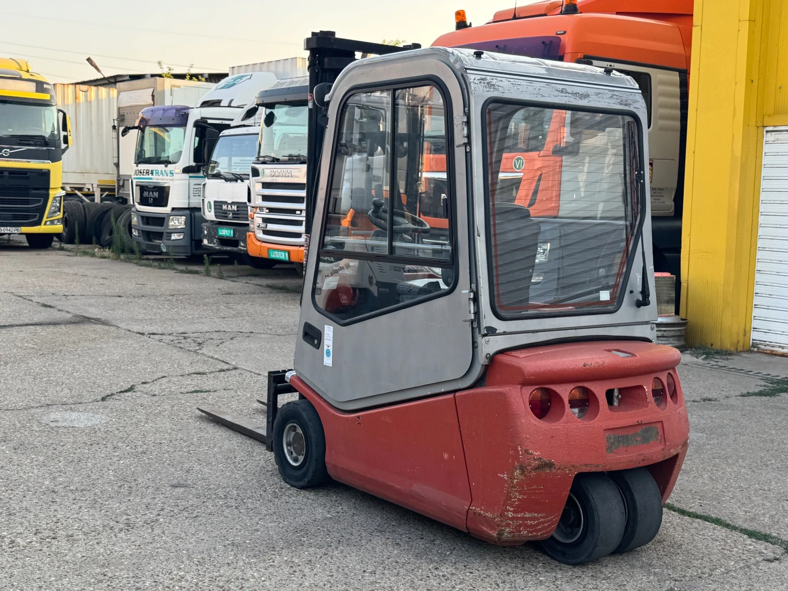 Електрокар BT C3E160 48V (Триколесен / Двойно предно задвижване), снимка 6 - Индустриална техника - 55342801