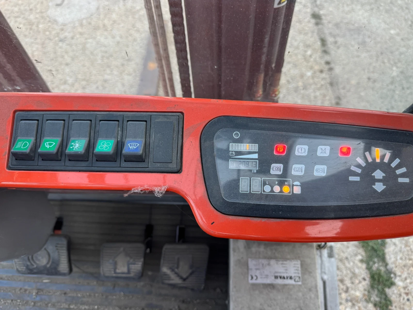 Електрокар BT C3E160 48V (Триколесен / Двойно предно задвижване), снимка 12 - Индустриална техника - 55342801