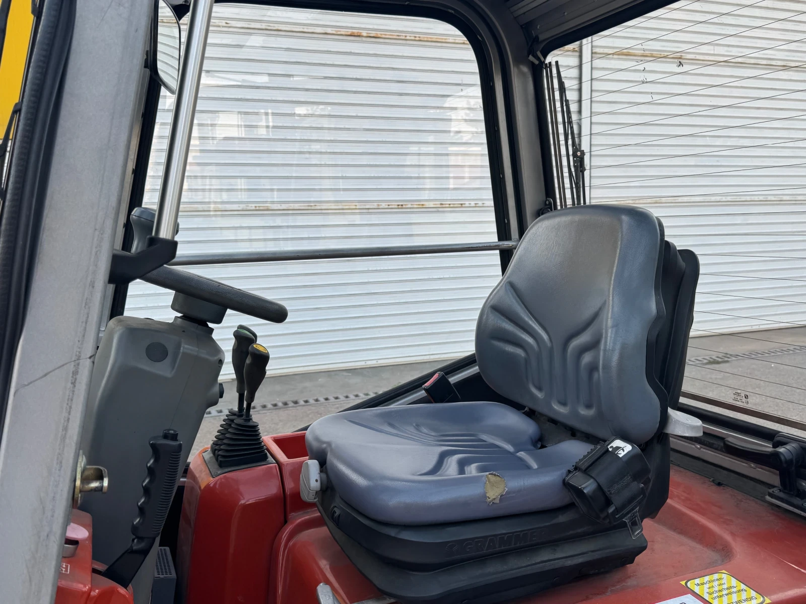 Електрокар BT C3E160 48V (Триколесен / Двойно предно задвижване), снимка 9 - Индустриална техника - 55342801