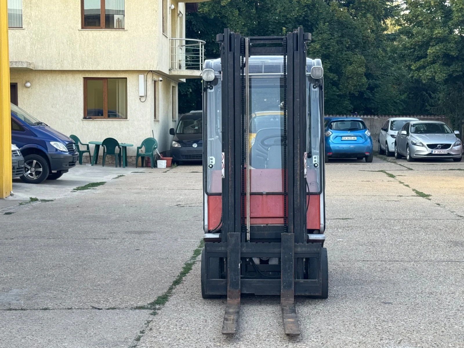 Електрокар BT C3E160 48V (Триколесен / Двойно предно задвижване), снимка 3 - Индустриална техника - 55342801
