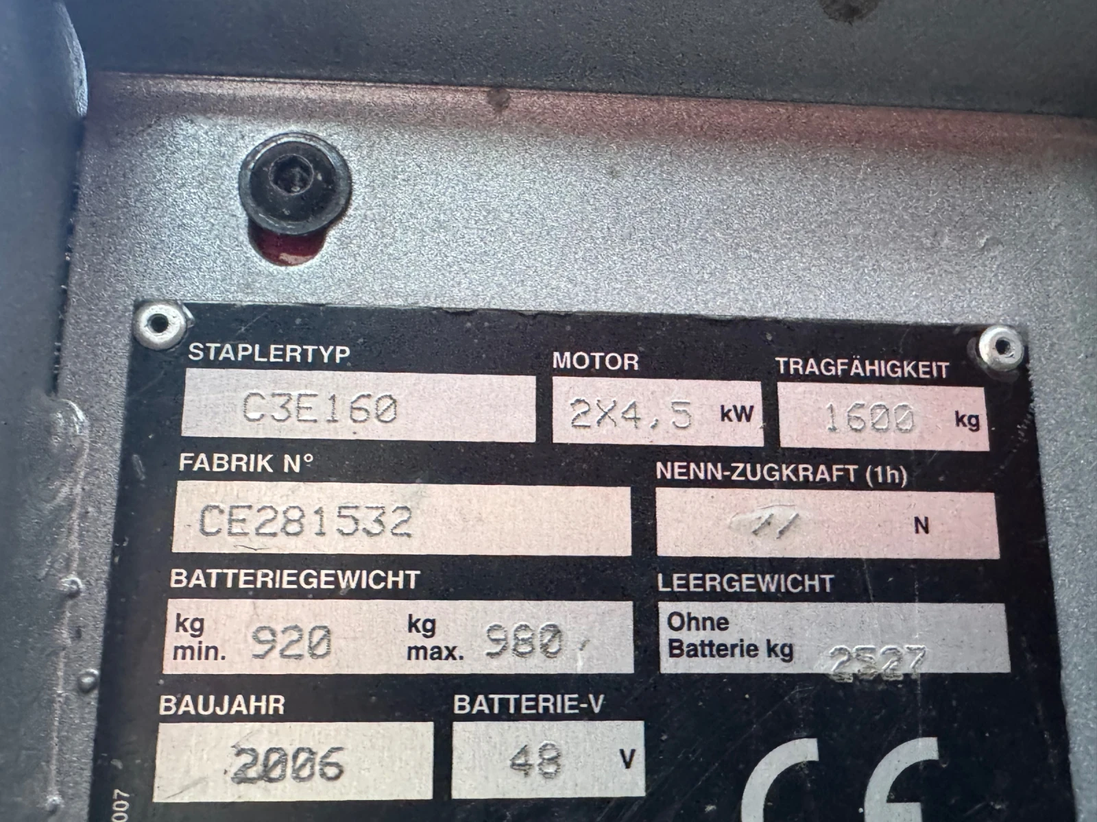 Електрокар BT C3E160 48V (Триколесен / Двойно предно задвижване), снимка 13 - Индустриална техника - 55342801
