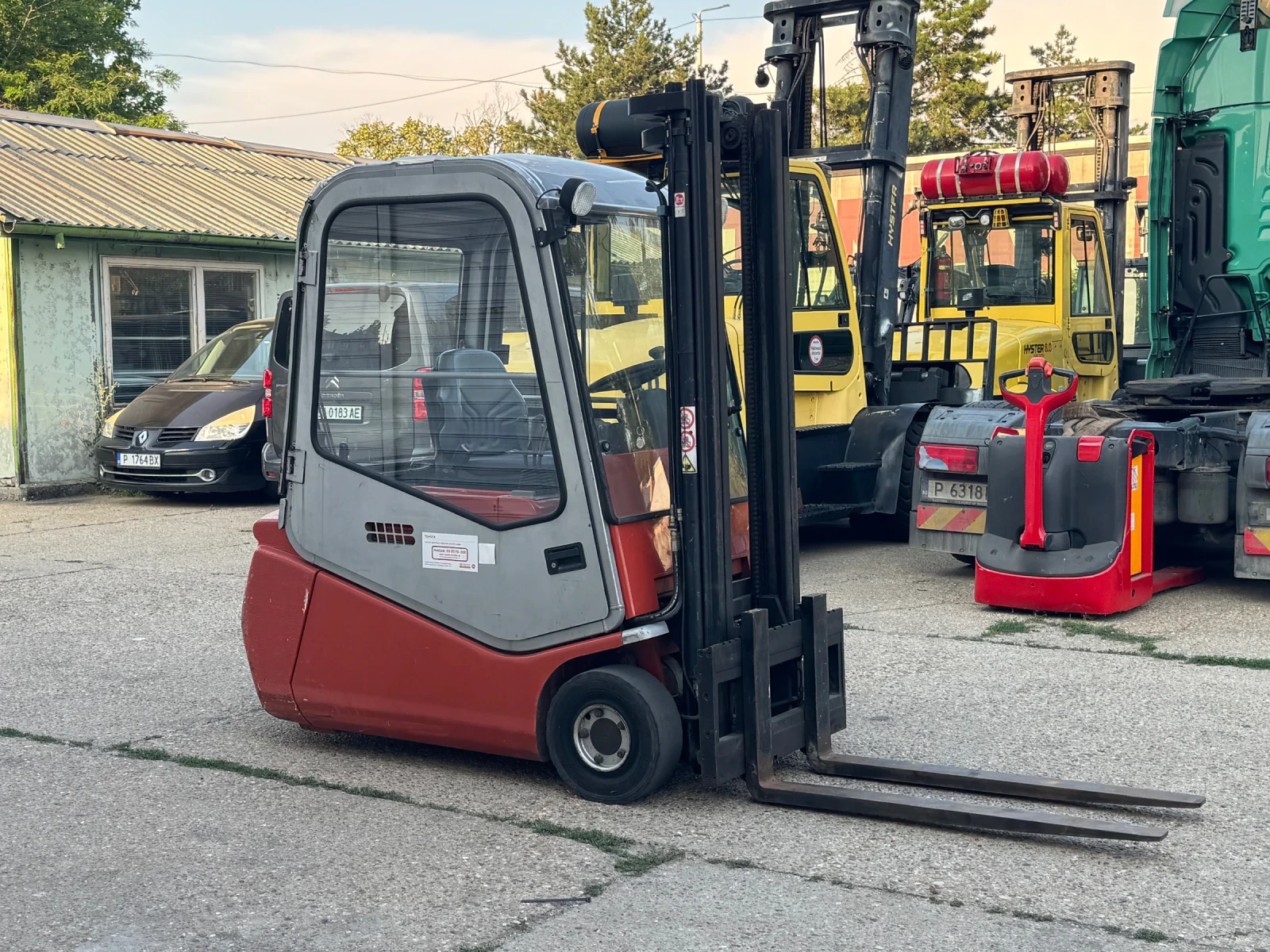 Електрокар BT C3E160 48V (Триколесен / Двойно предно задвижване), снимка 4 - Индустриална техника - 55342801