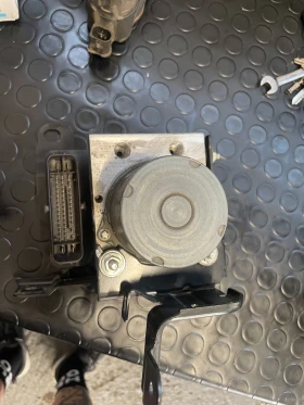 abs помпа Citroen C5 9832666680, снимка 6