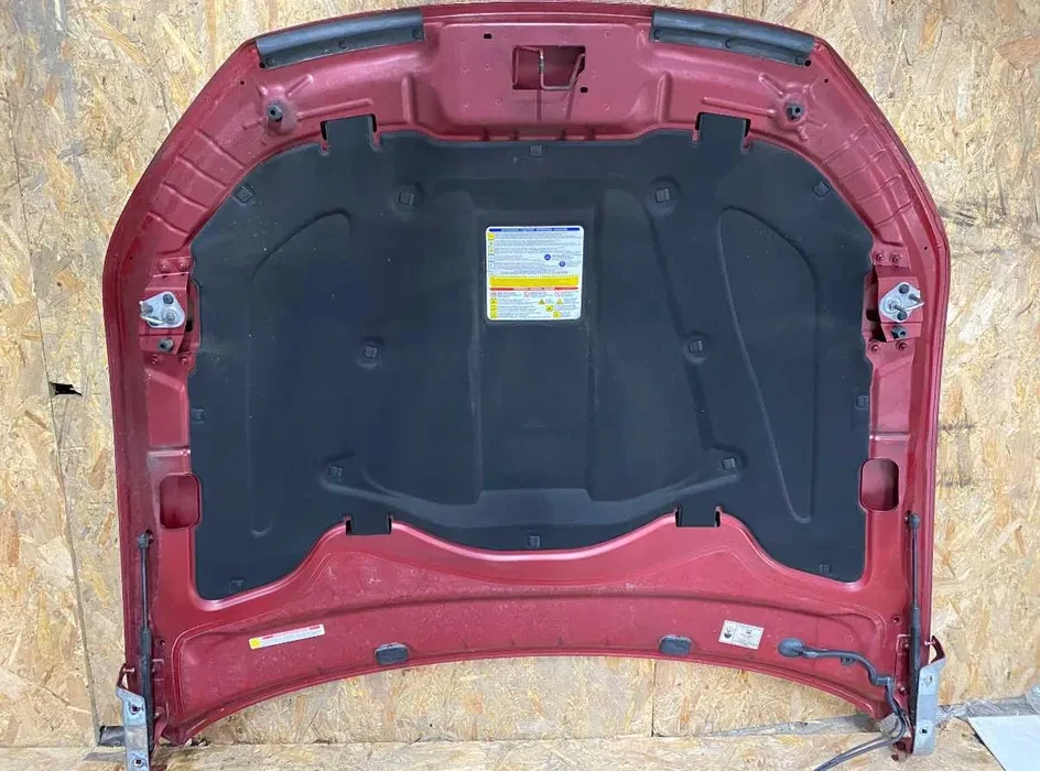 Преден капак Maserati Ghibli W157 Idealna, снимка 2 - Части - 56104662