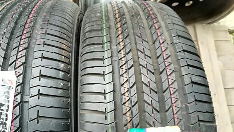 Гуми Летни 235/60R17, снимка 3 - Гуми и джанти - 25465489