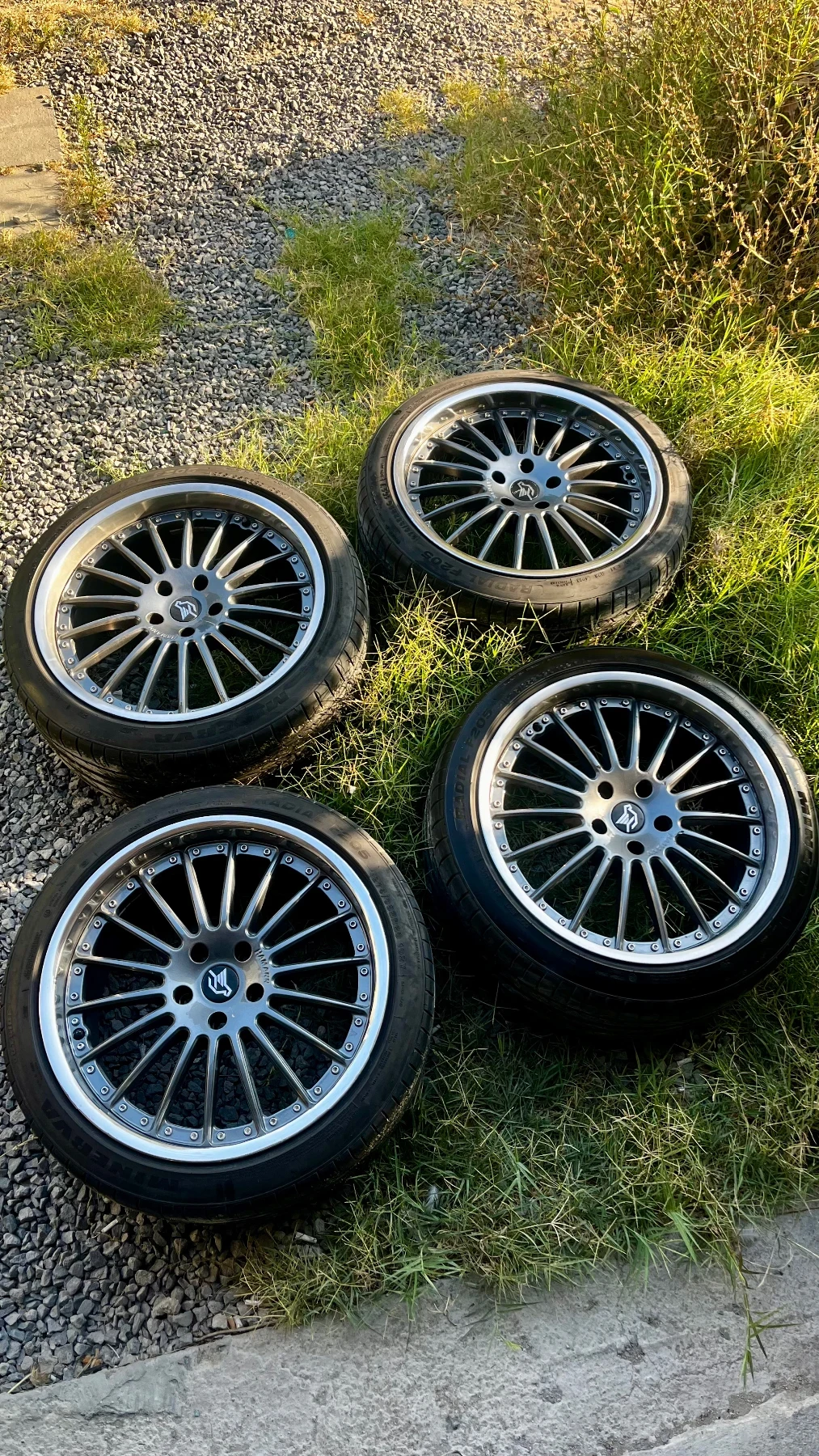 Гуми с джанти Minerva 275/35R20