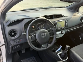 Toyota Yaris 1.5i/Navi/Kamera/СЕРВИЗНА КНИЖКА ДО ПОСЛЕДНО, снимка 10
