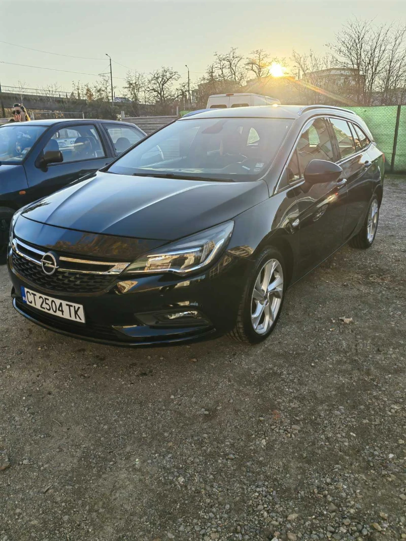 Opel Astra 1.6 CDTI, снимка 2 - Автомобили и джипове - 48286005