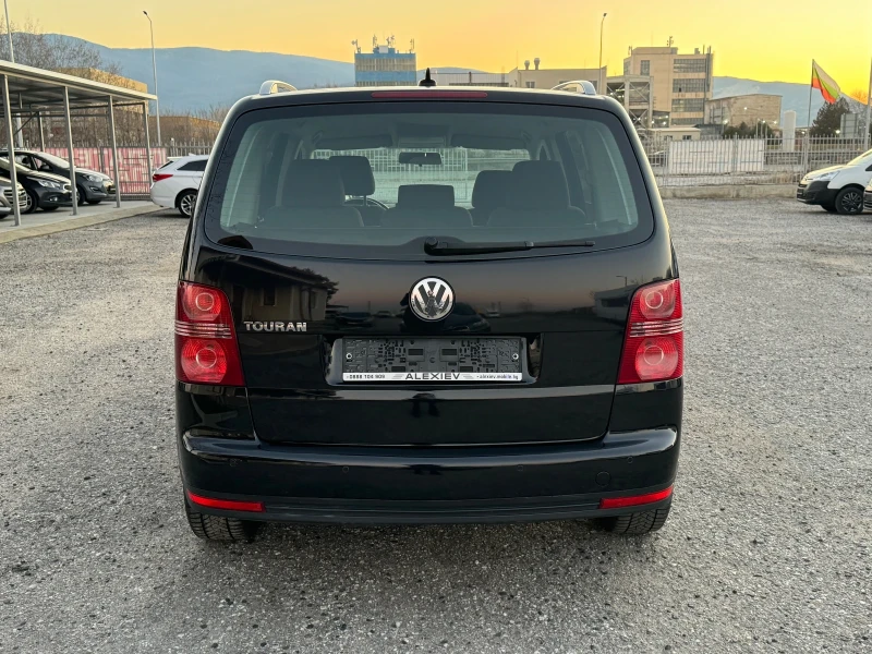 VW Touran 2.0TDI DSG Face, снимка 5 - Автомобили и джипове - 49376453