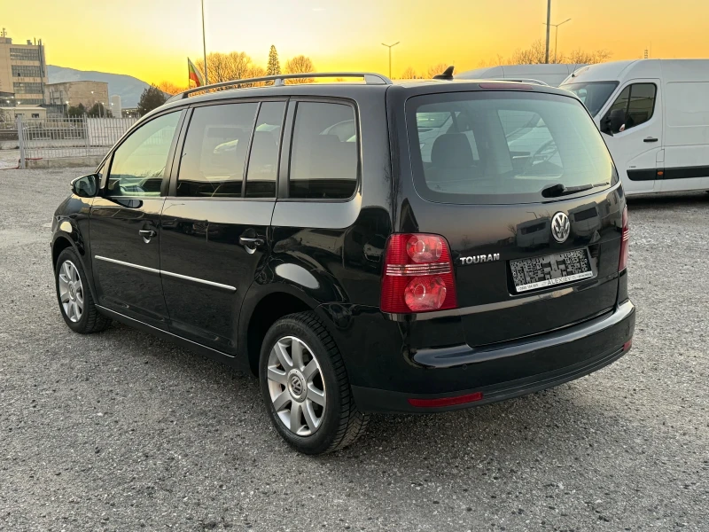 VW Touran 2.0TDI DSG Face, снимка 6 - Автомобили и джипове - 49376453