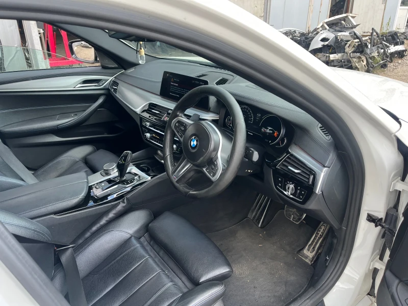 BMW 530 G30 265hp x-drive M-pack НА ЧАСТИ, снимка 9 - Автомобили и джипове - 51706942