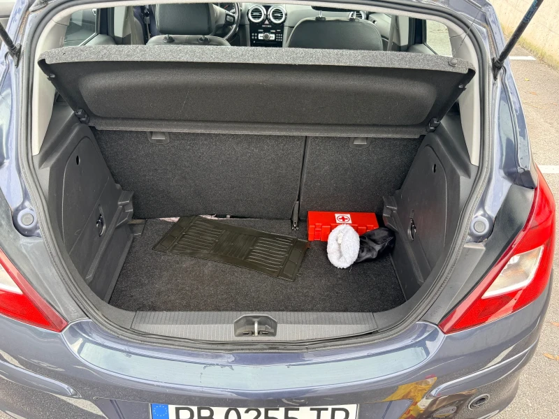 Opel Corsa 1.4 LPG, снимка 9 - Автомобили и джипове - 52350226
