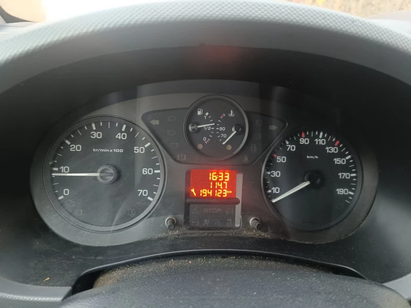 Peugeot Partner 1.6 HDI, снимка 9 - Автомобили и джипове - 52840005