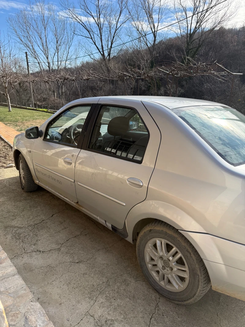 Dacia Logan 1.6 16v, снимка 5 - Автомобили и джипове - 52946782