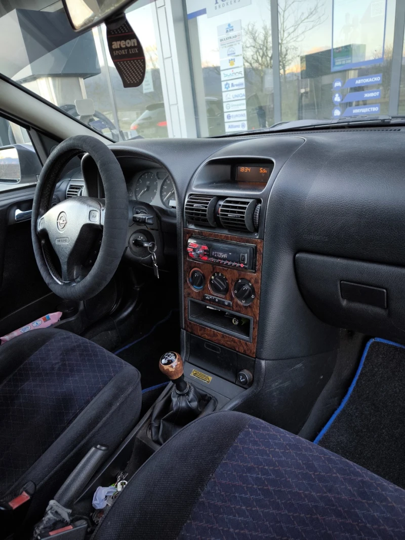Opel Astra 1.6 benzin, снимка 11 - Автомобили и джипове - 53526092
