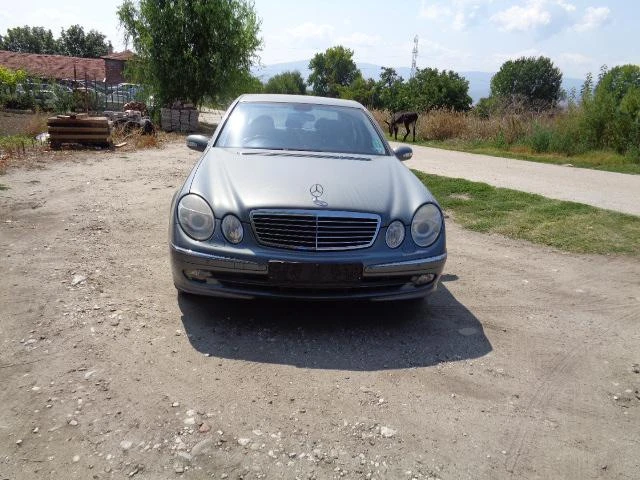 Mercedes-Benz E 320, снимка 3 - Автомобили и джипове - 23080274