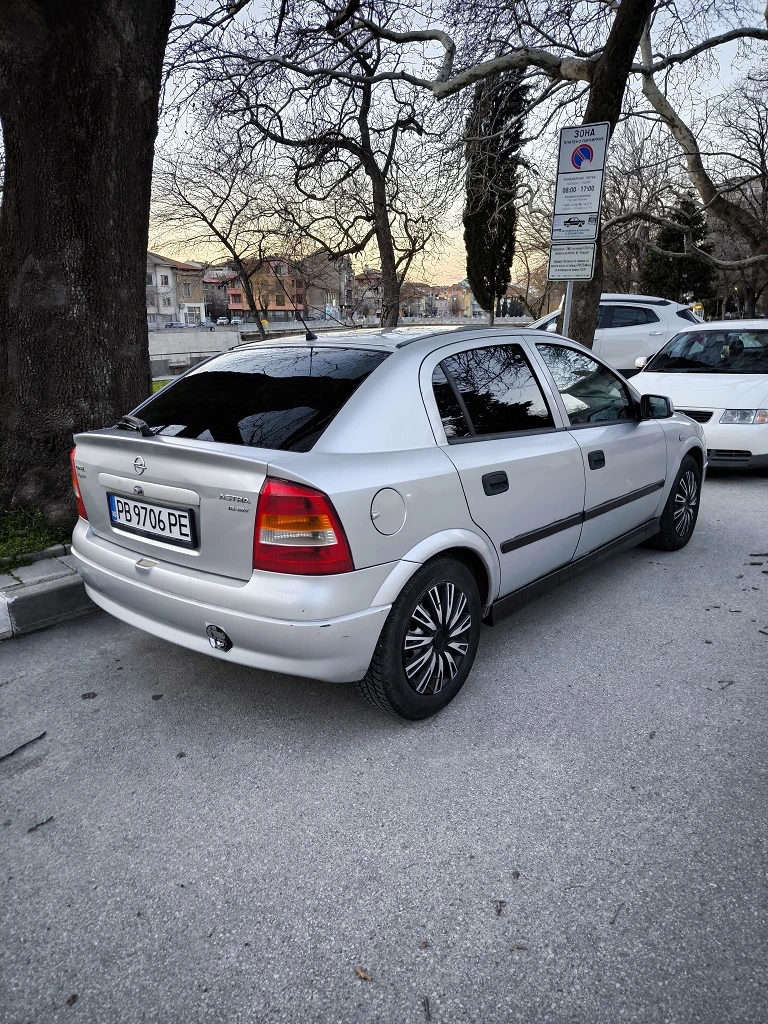 Opel Astra 1.6 benzin, снимка 3 - Автомобили и джипове - 53526092