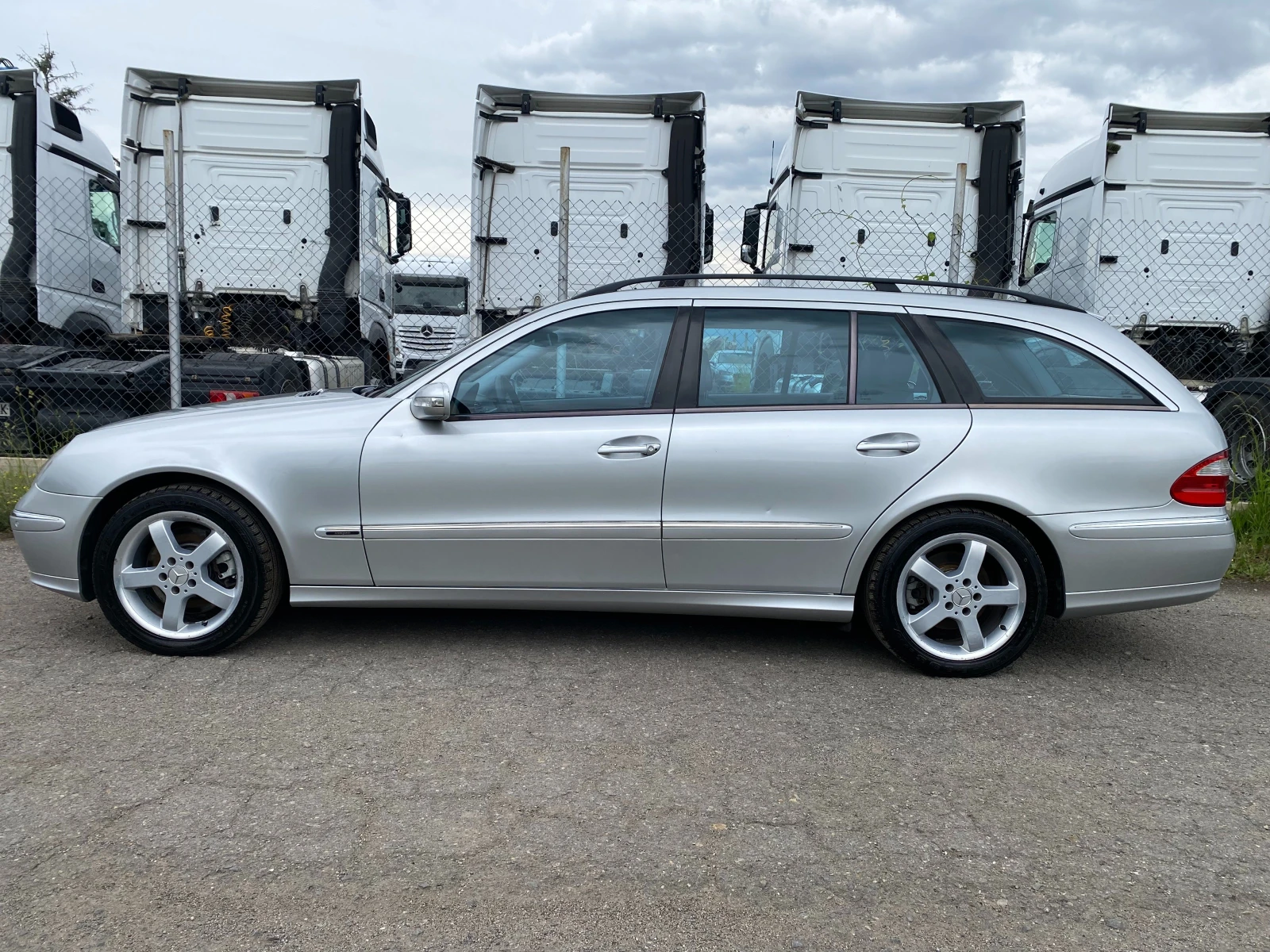 Mercedes-Benz E 500 4 matic  - изображение 2