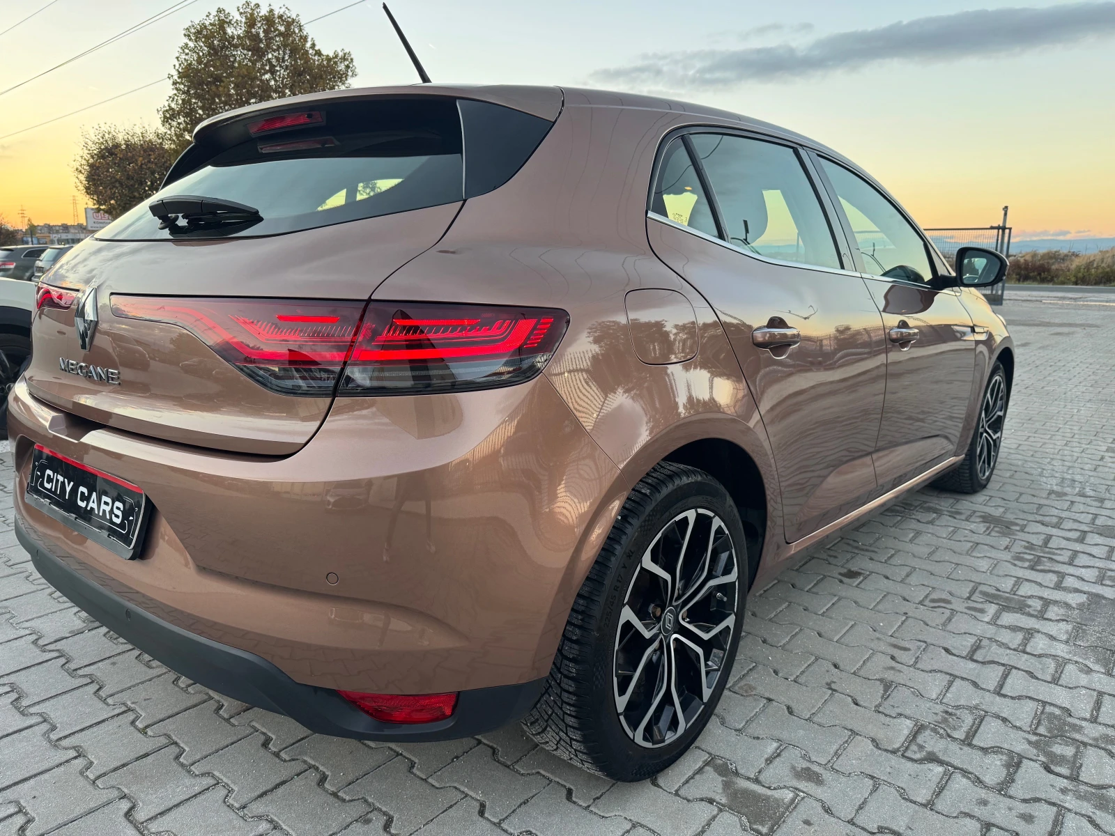 Renault Megane 1.5DCi-!!51.000km!-2022! FULL LED | Mobile.bg   5