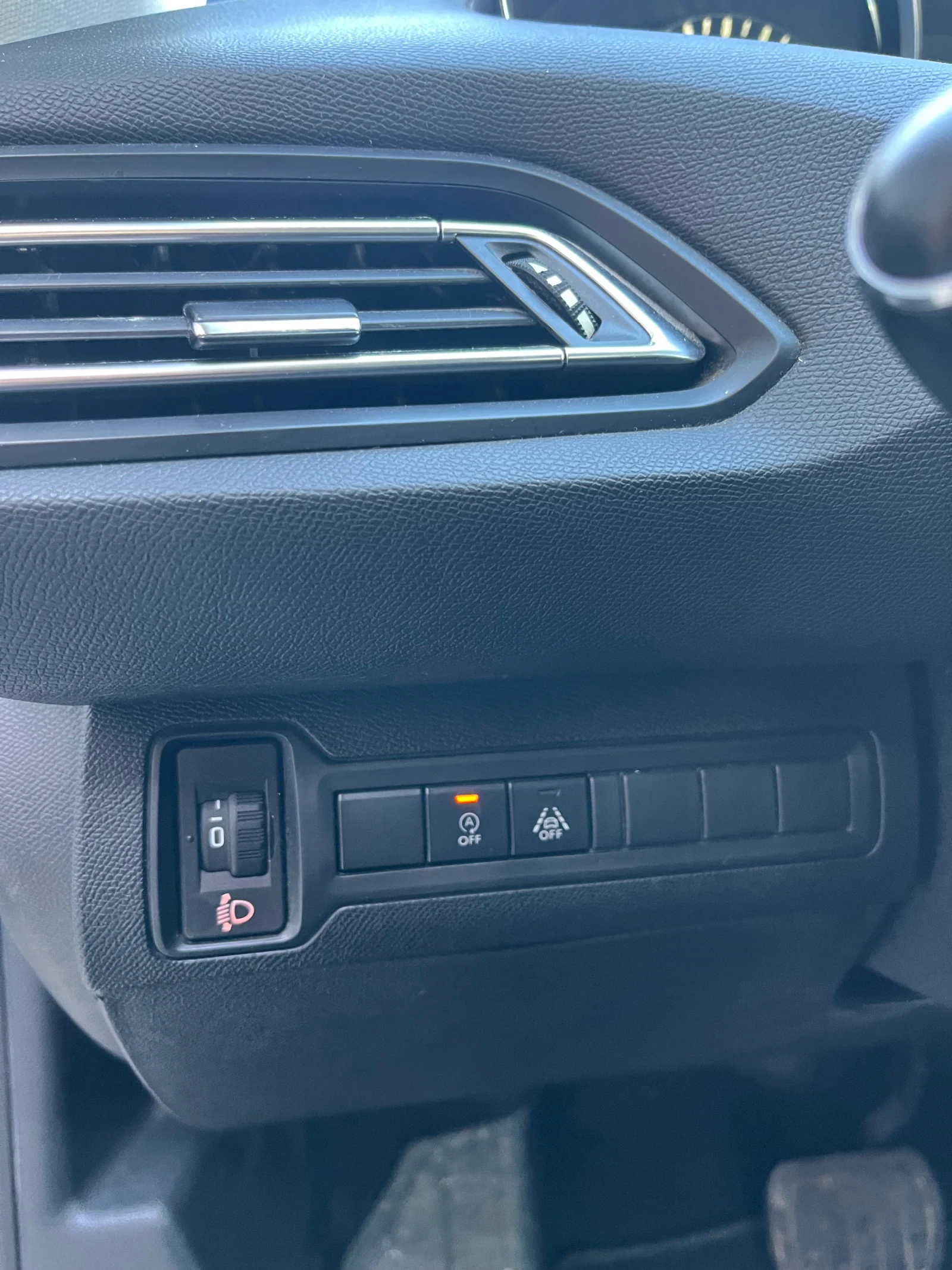 Peugeot 308 1.6 HDI FACELIFT - изображение 10