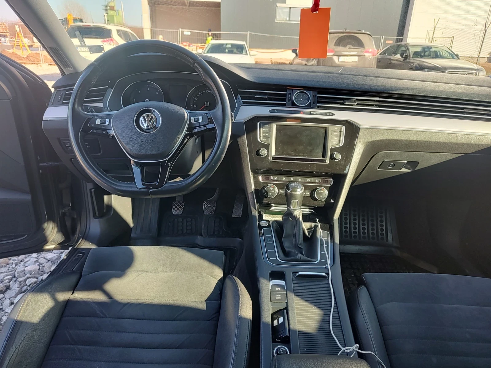 VW Passat 2.0 TDI, снимка 13 - Автомобили и джипове - 53683212