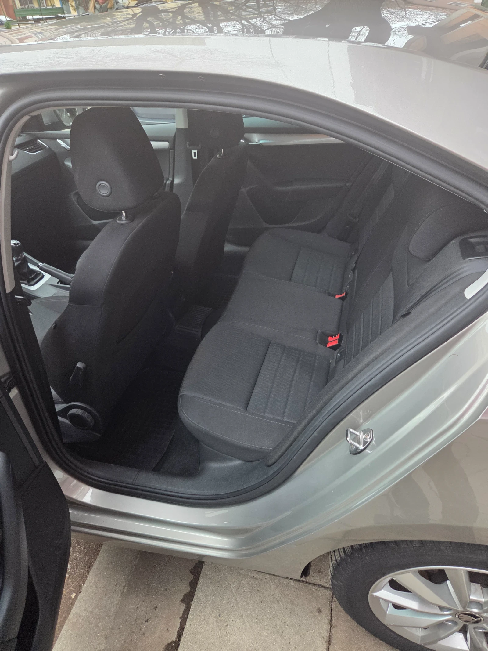 Skoda Octavia, снимка 8 - Автомобили и джипове - 54019518