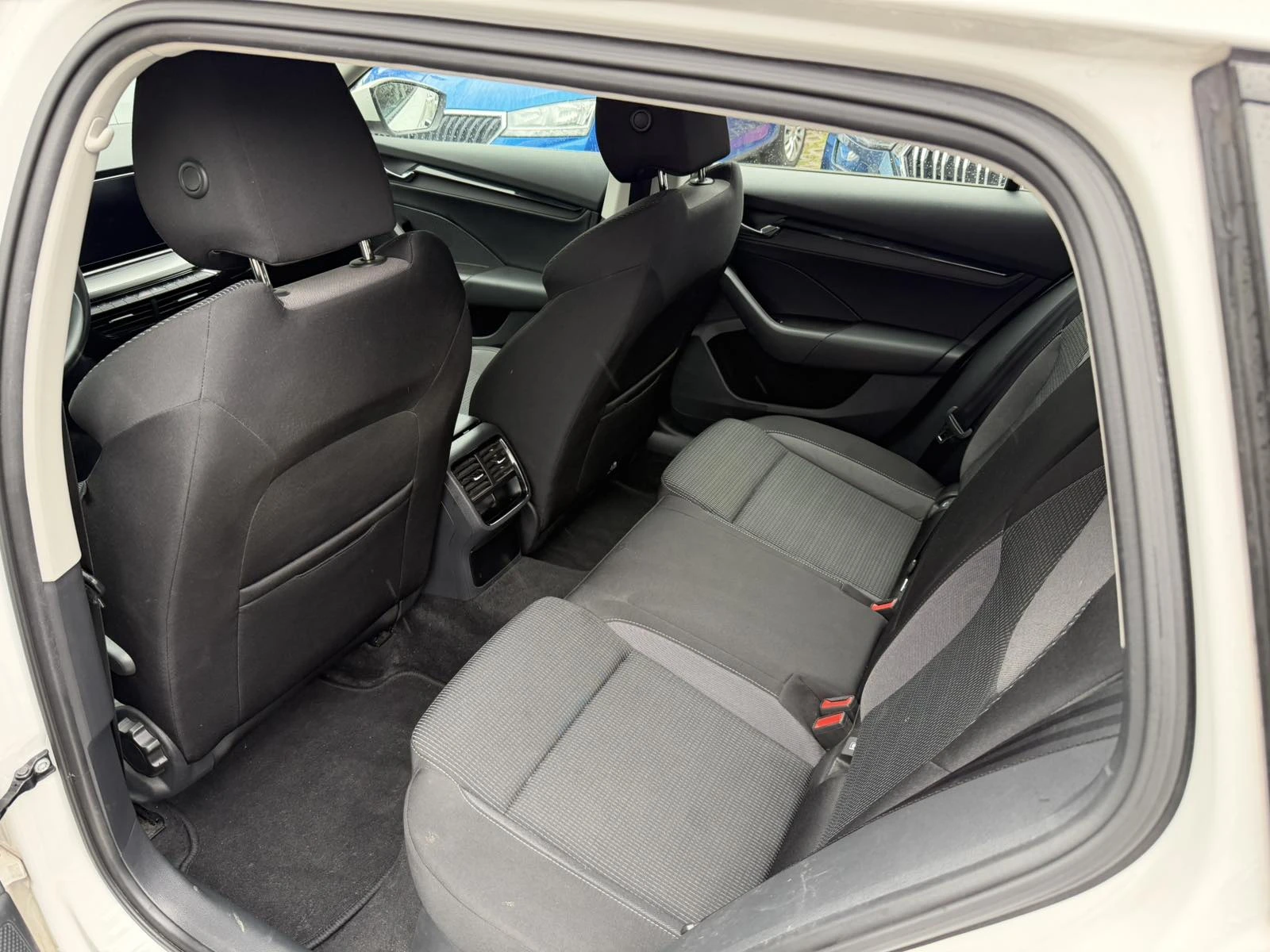 Skoda Octavia Амбишън 2, 0 TDI / 150 к.с. / Автоматик, снимка 7 - Автомобили и джипове - 54064203