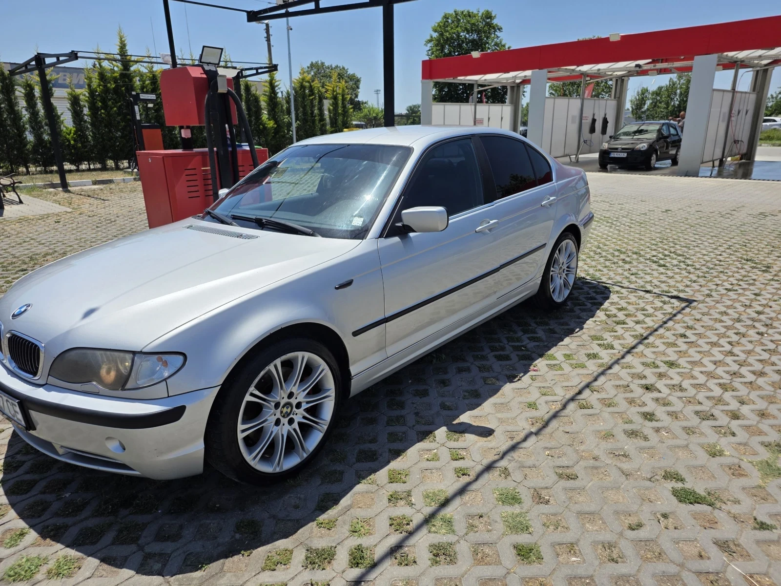 BMW 330