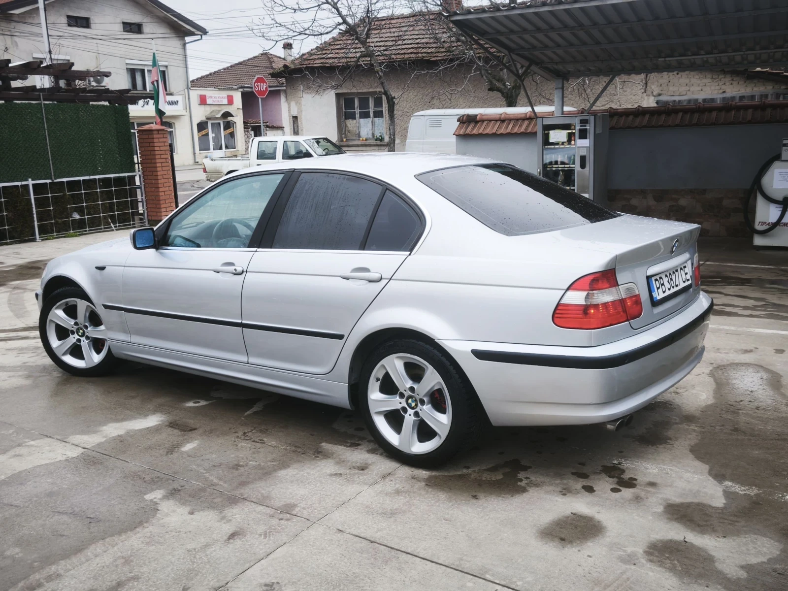 BMW 330, снимка 4 - Автомобили и джипове - 54371563