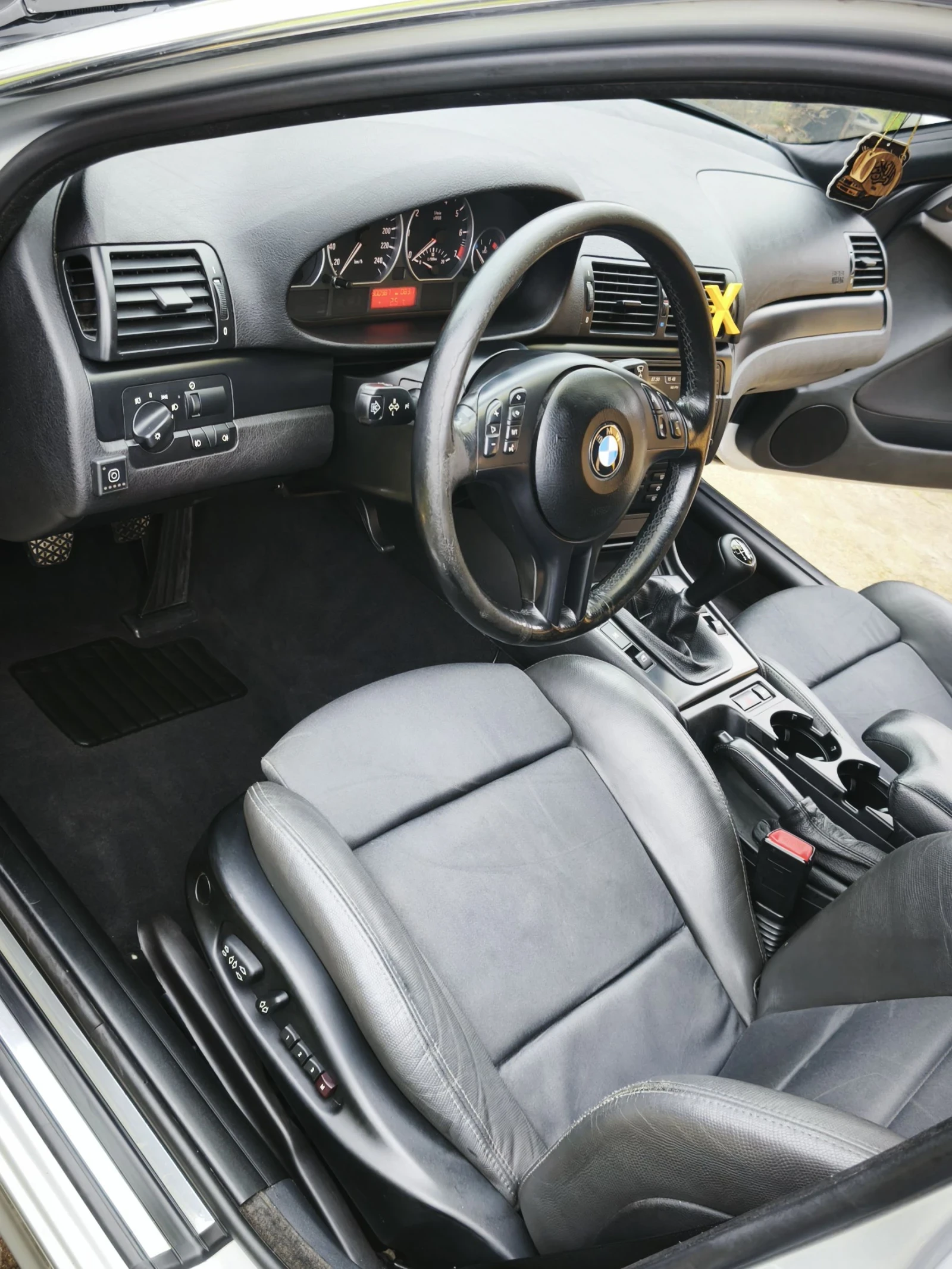 BMW 330, снимка 14 - Автомобили и джипове - 55089674