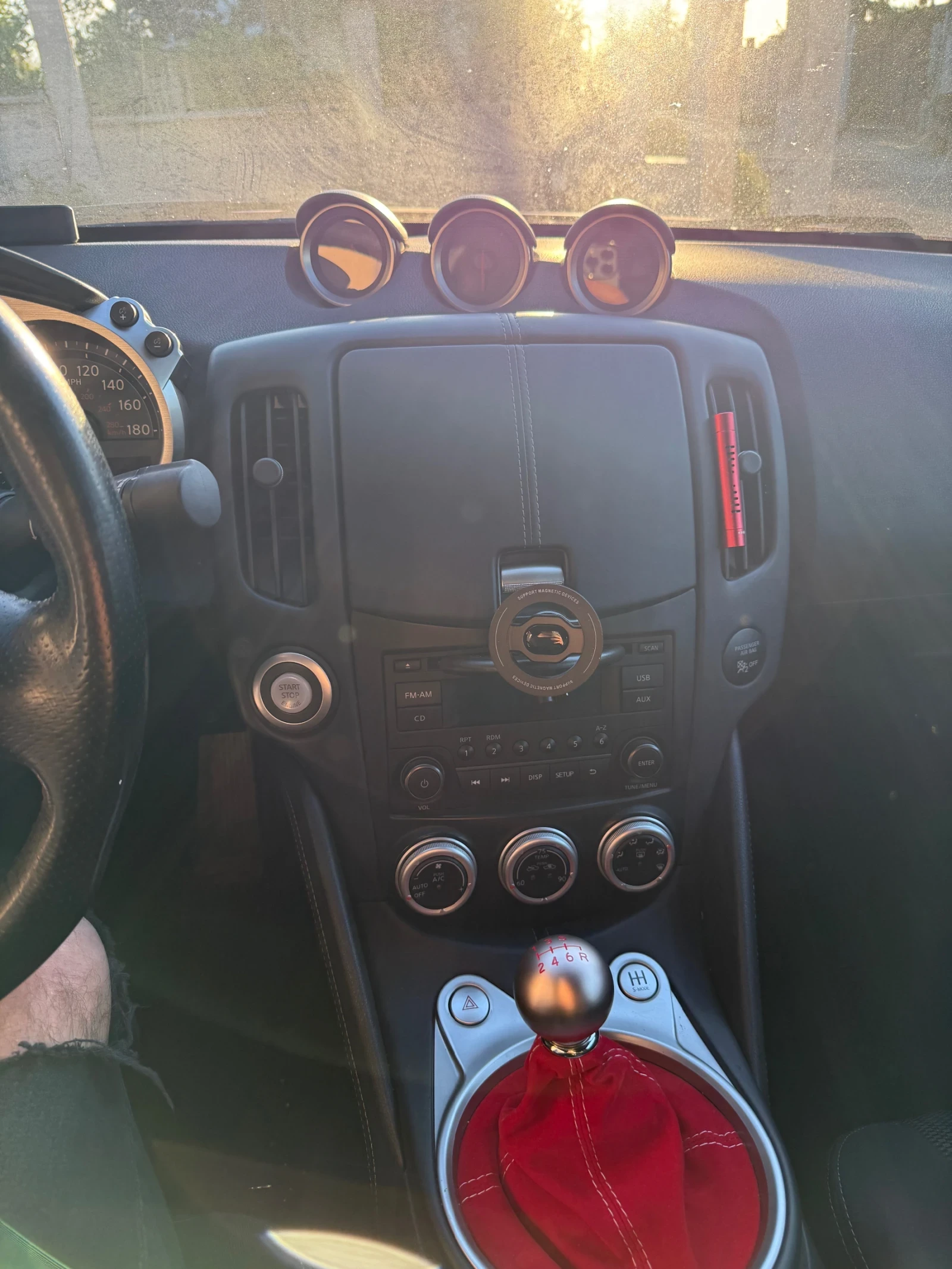 Nissan 370Z 2016г 90х км, снимка 13 - Автомобили и джипове - 54557199