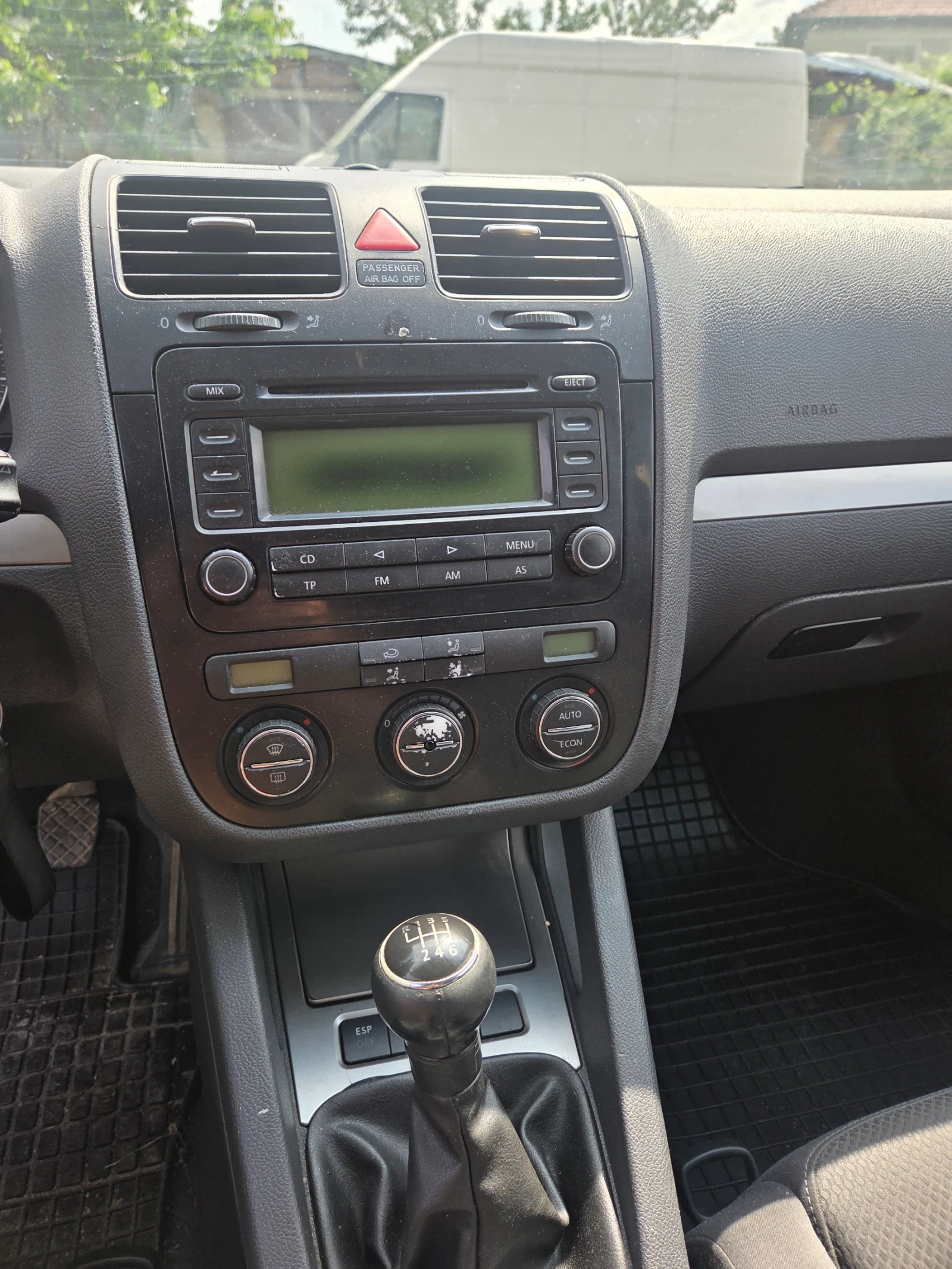 VW Golf 1.6fsi, снимка 11 - Автомобили и джипове - 54817353