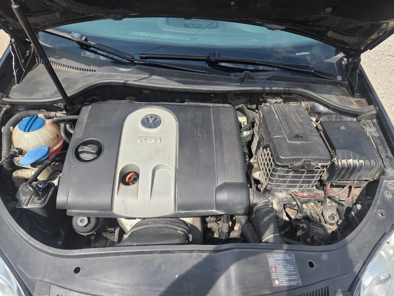 VW Golf 1.6fsi, снимка 9 - Автомобили и джипове - 54817353