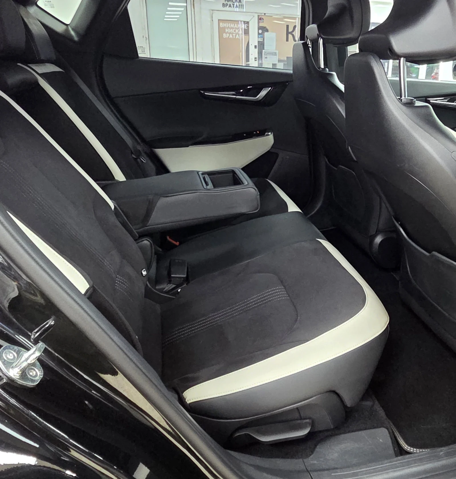 Kia EV6 77KWh/GT line/Сервизна Книжка, снимка 11 - Автомобили и джипове - 54940499