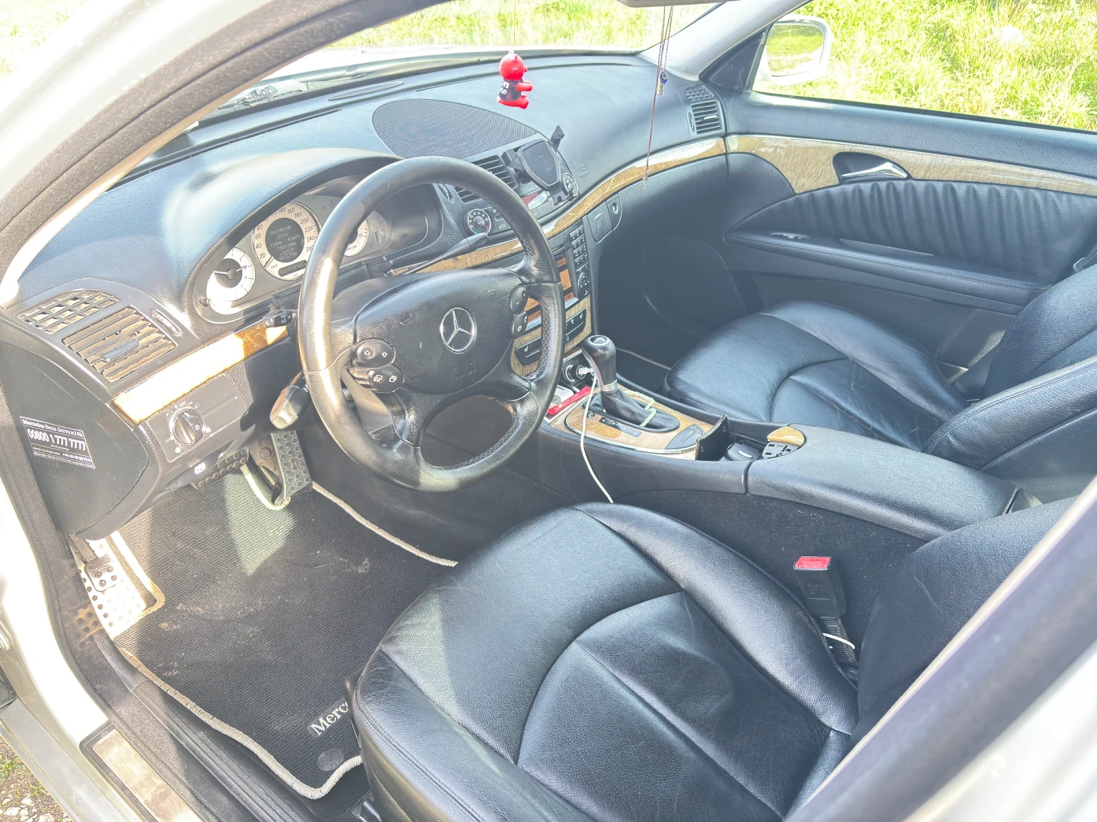 Mercedes-Benz E 280, снимка 10 - Автомобили и джипове - 55016417
