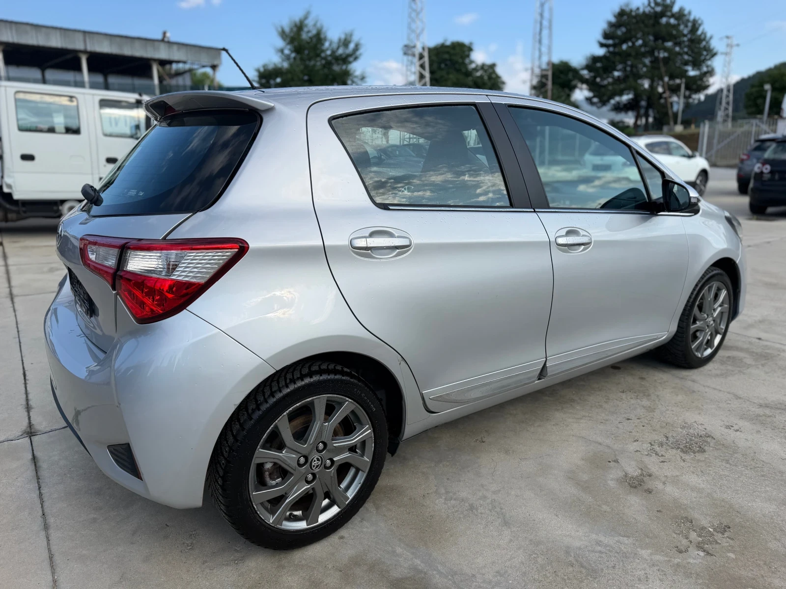 Toyota Yaris 1.5i/Navi/Kamera/�������� ������ �� �������� | Mobile.bg � ����������� 8